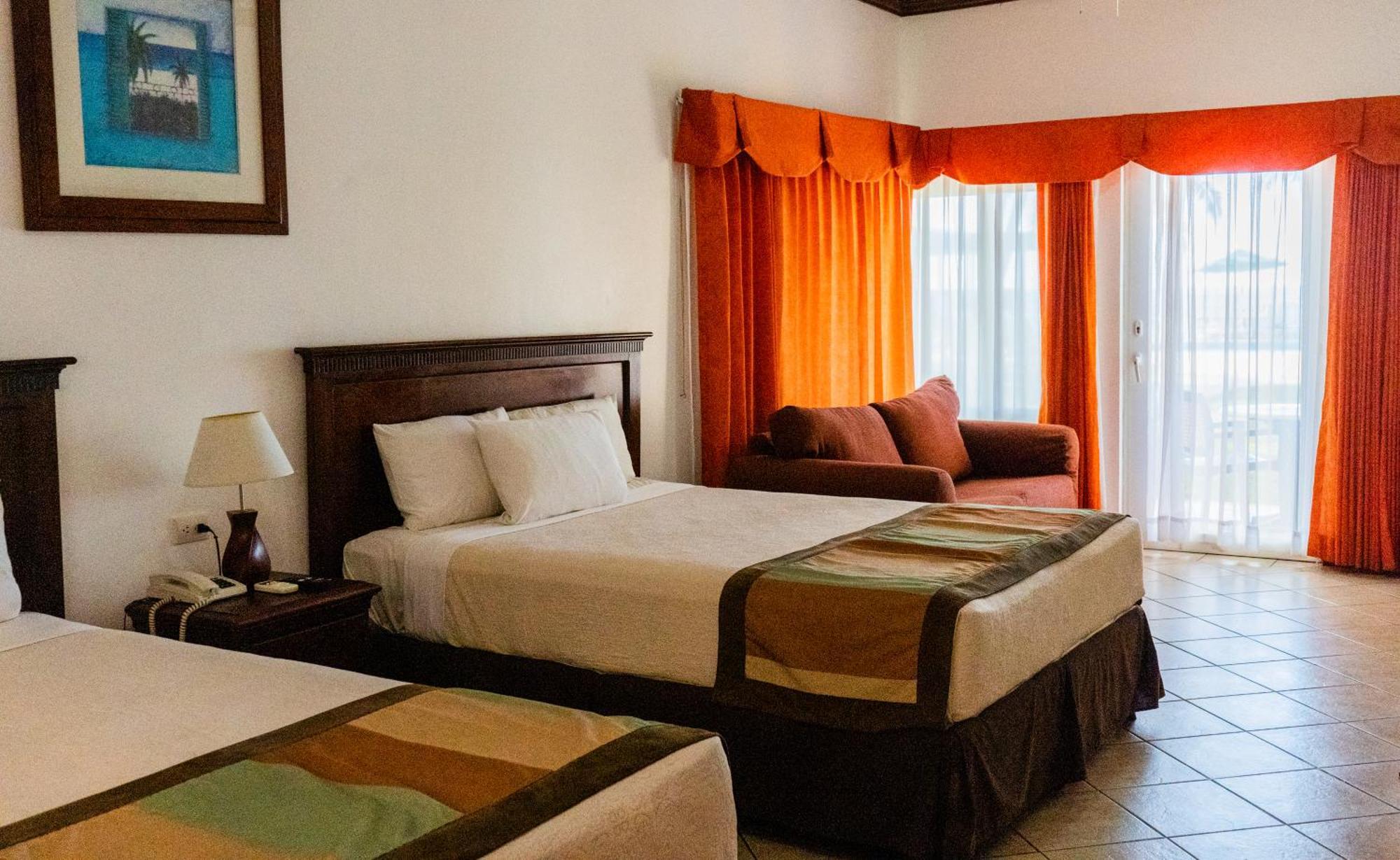 Hotel Cayman Monterrico
