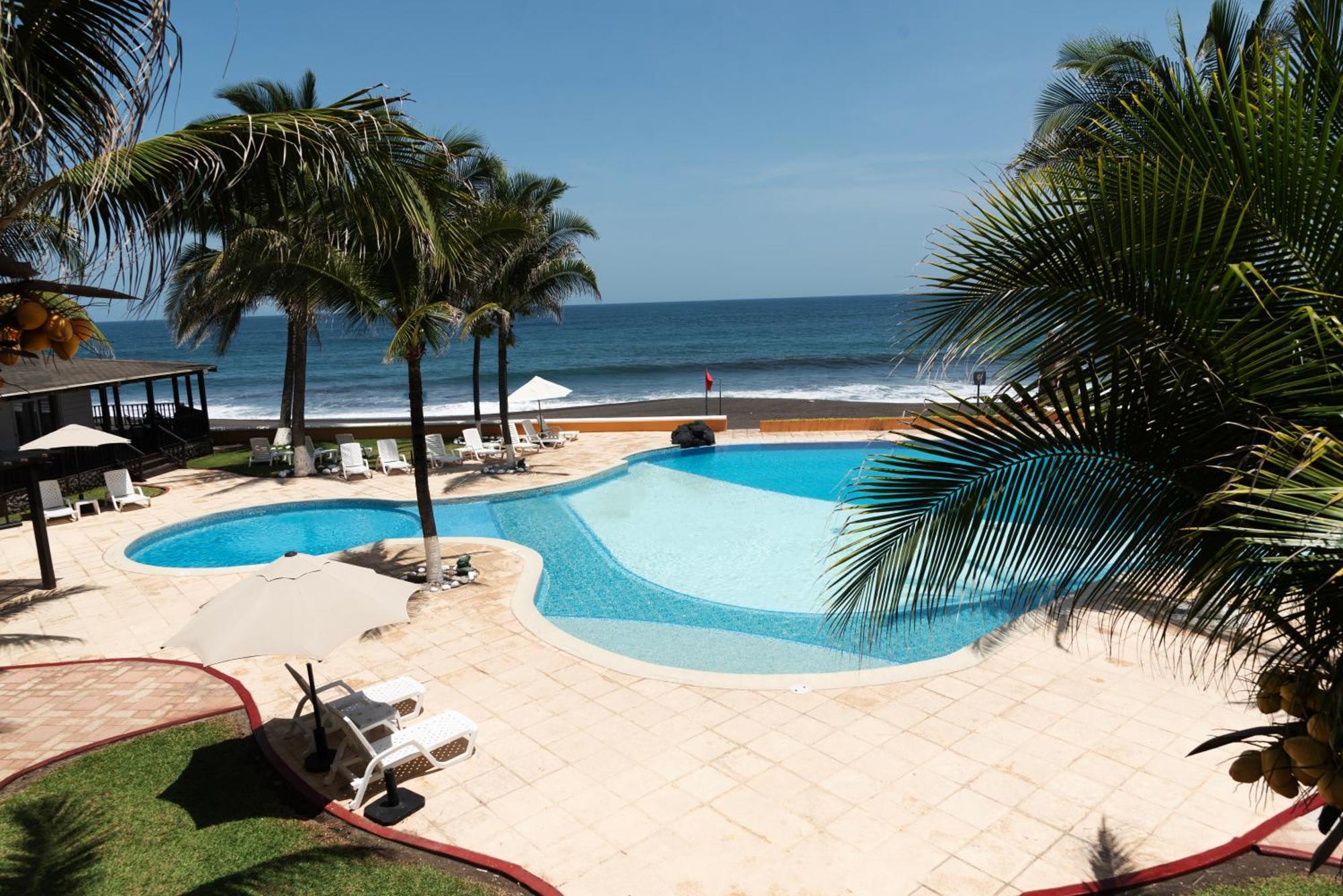 Cayman Hotel 3*