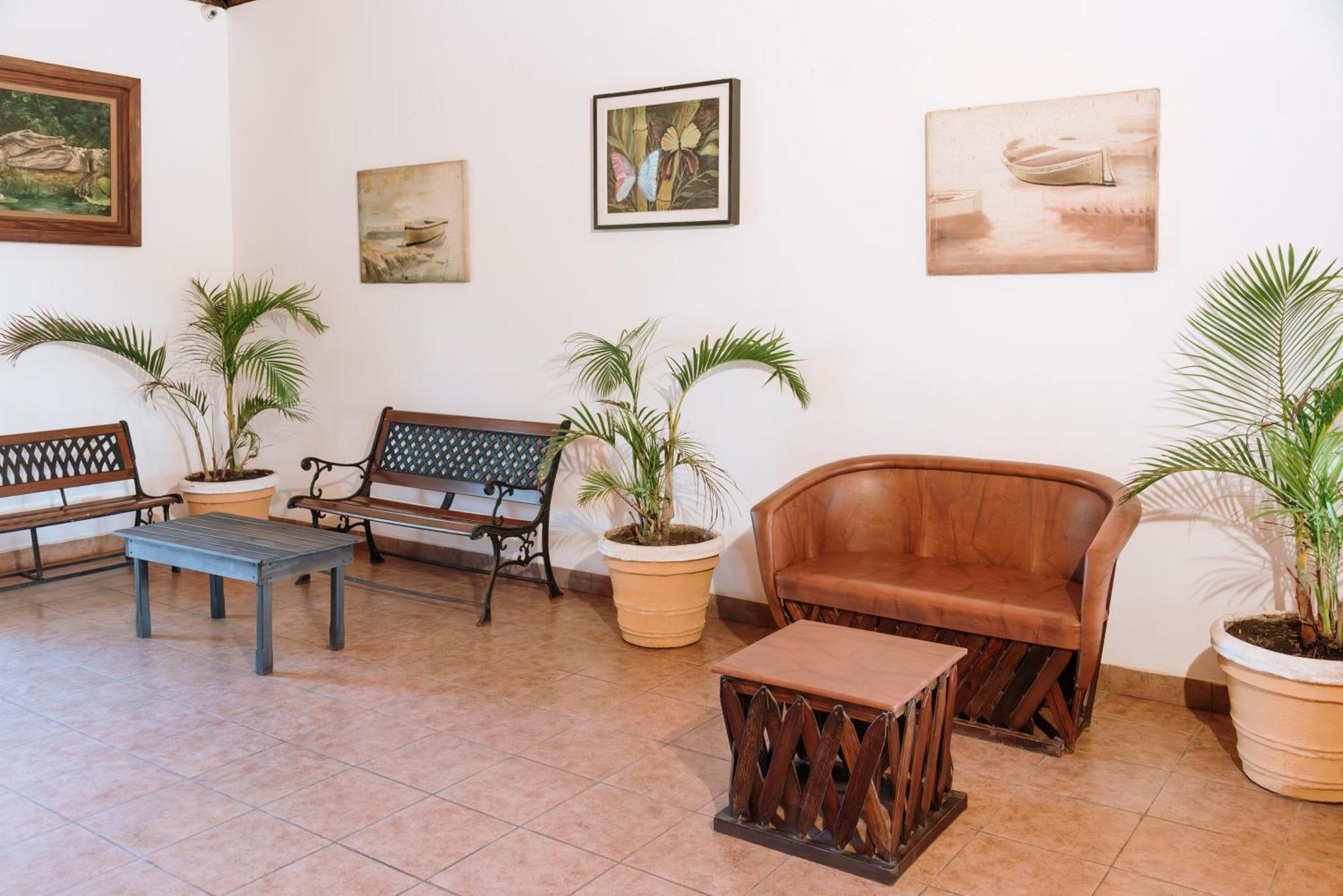 Hotel Cayman Monterrico